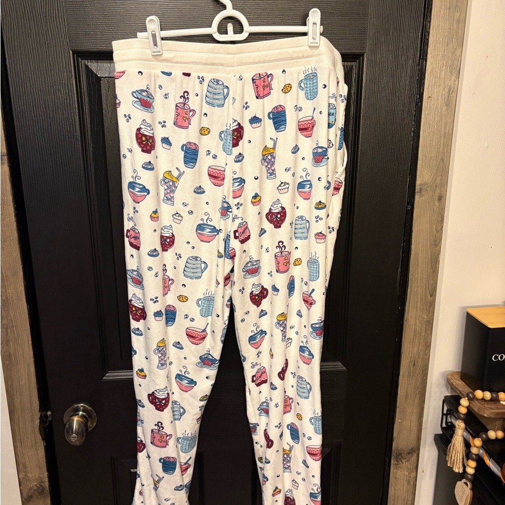 Secret Treasures Pajama Bottoms with Cup Print